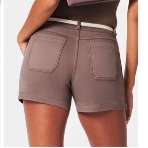 SPANX 4" Stretch Twill Short Smoke Small